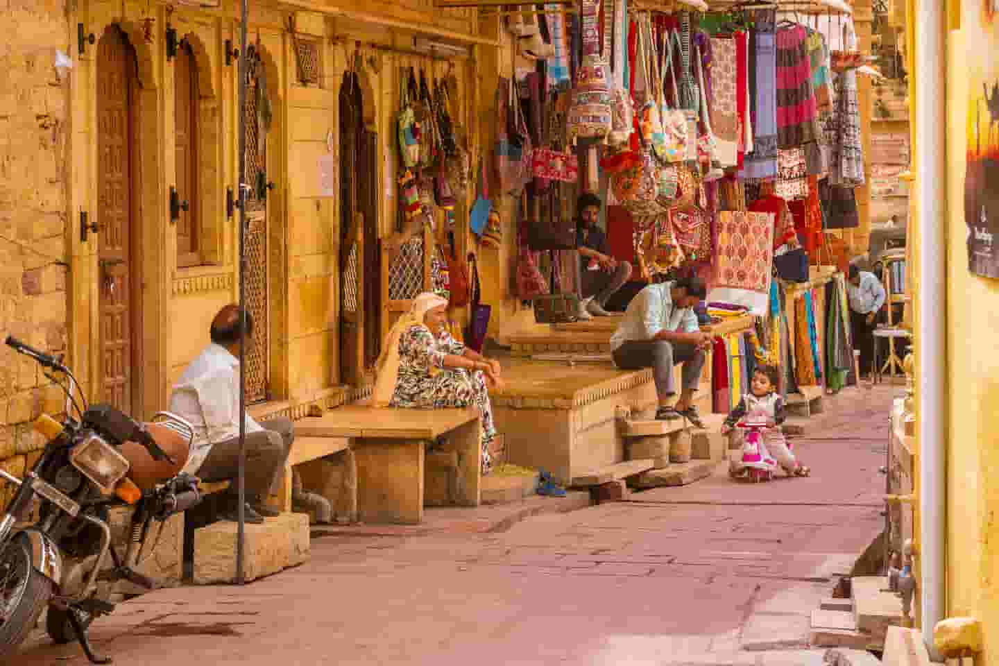 explore-the-best-shopping-places-in-jaisalmer-2020-updated-list