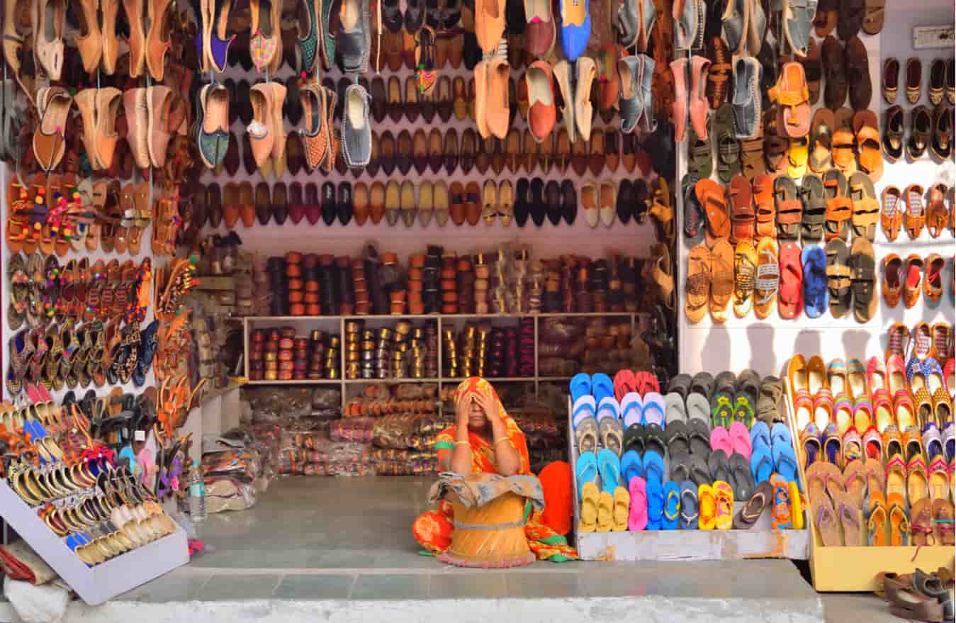 imported shoes market in mumbai