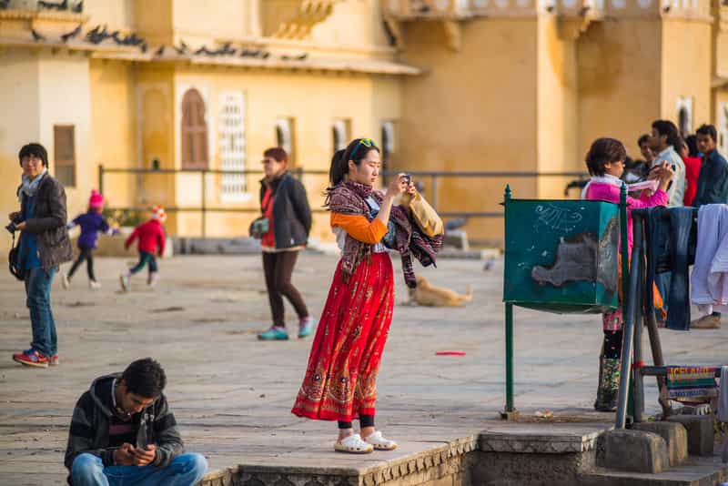 A tourist near the lake