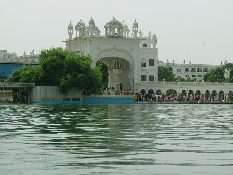 Dukh Bhanjani Ber Tree and entrance